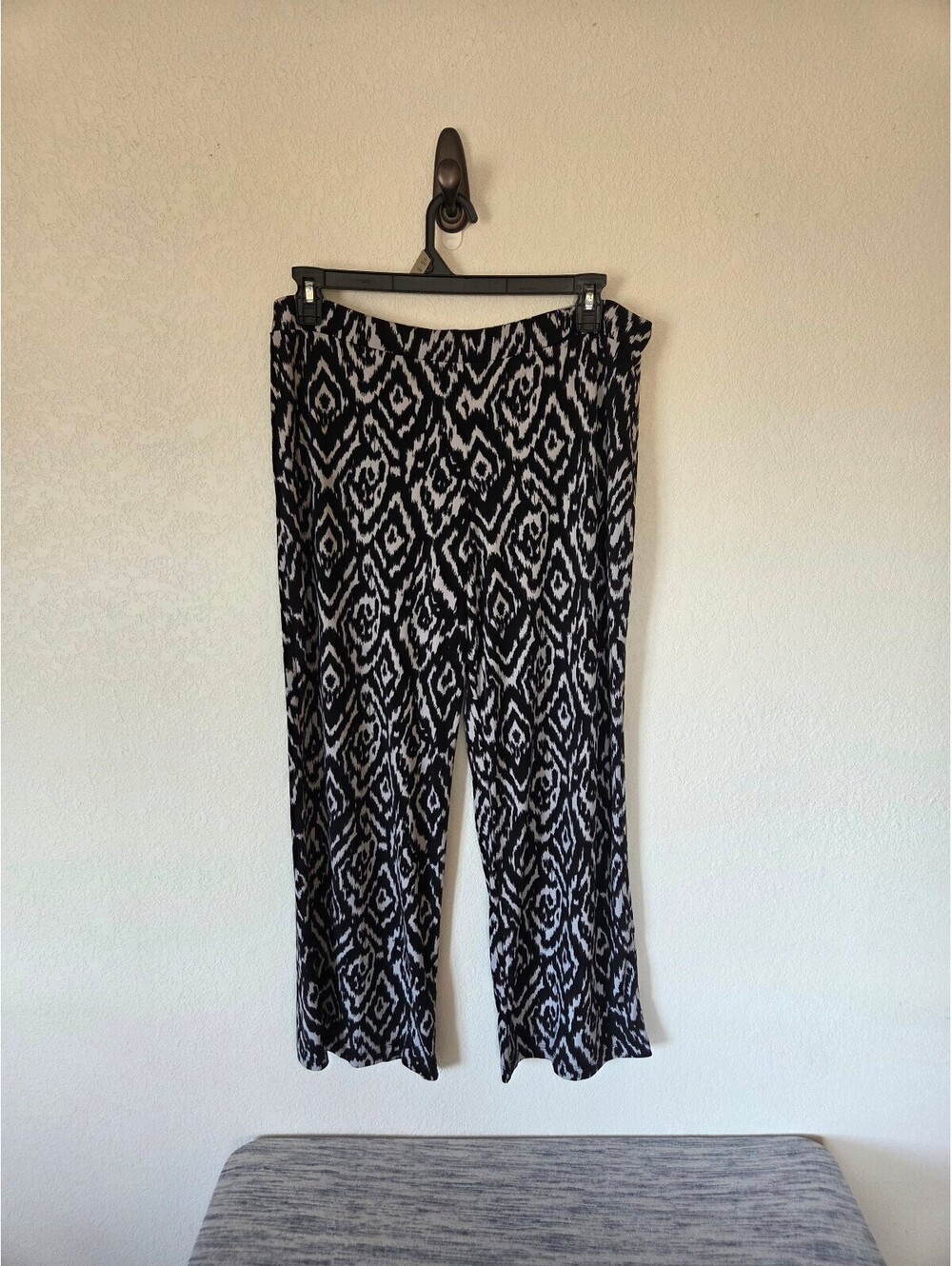 New Directions Black and White Ikat Print Wide Leg Pants Size L